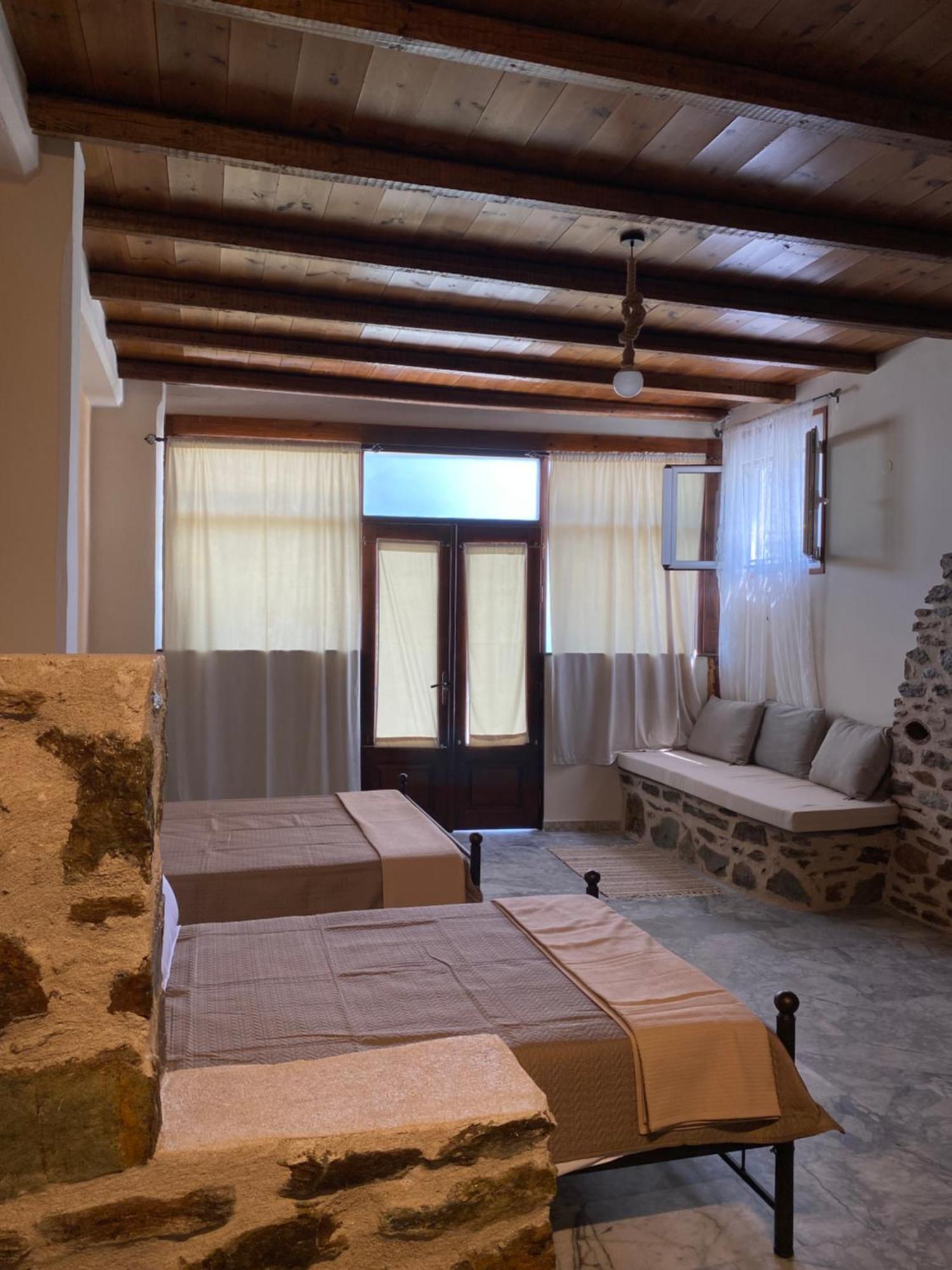 1924 Studios 4 Agios Petros  エクステリア 写真